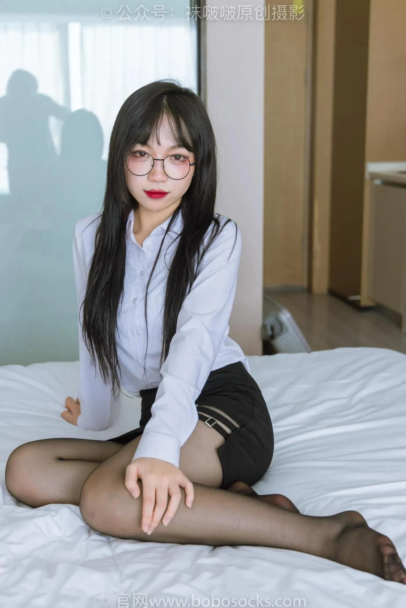 [BoBoSocks袜啵啵]NO.185 周周-ol制服、高跟鞋、黑丝 [140P]插图